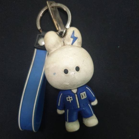 CUTE RABBIT KEYCHAIN - Picture 2 of 4